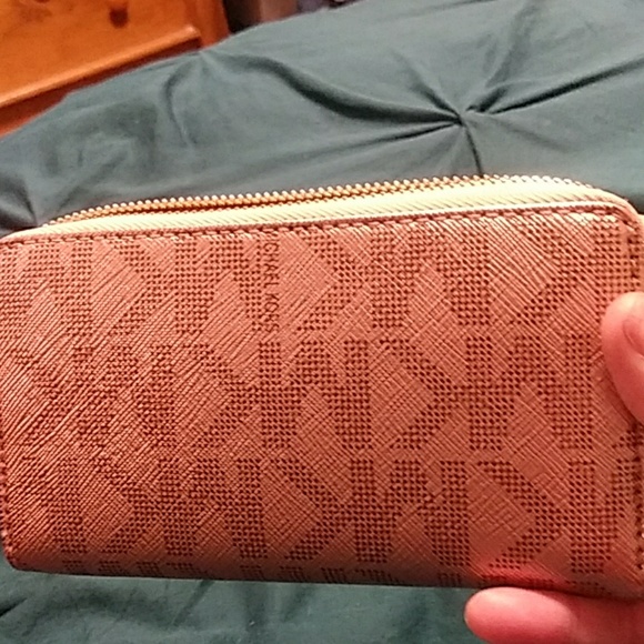 Michael Kors Wristlet - Picture 2 of 5